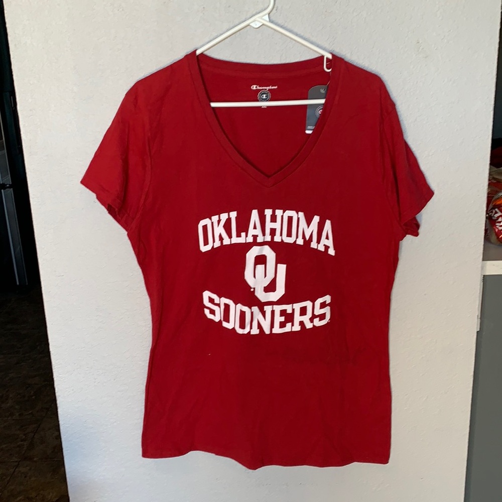 Oklahoma Sooners v-neck shirt